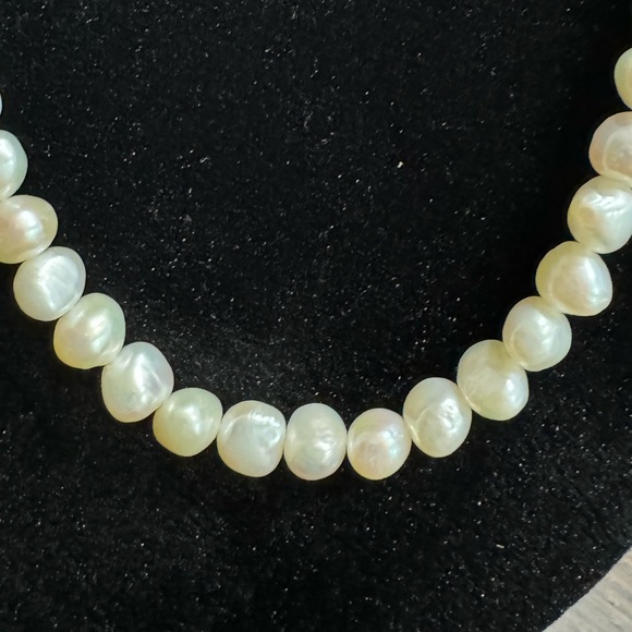 Classical Single Strand Fashion Pearls - Picture 2 of 3